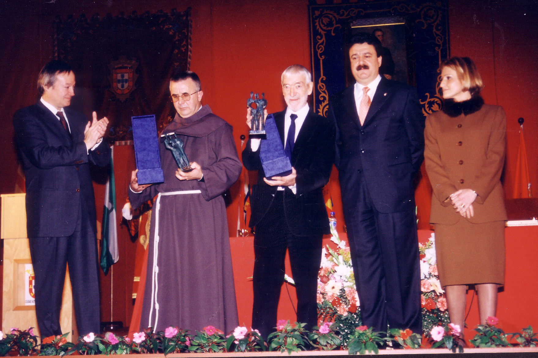 II Hermanos Franciscanos de la Cruz Blanca Fundación Premio Convivencia